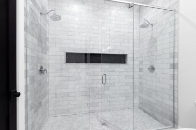 Open Concept Shower with Seamless Floor